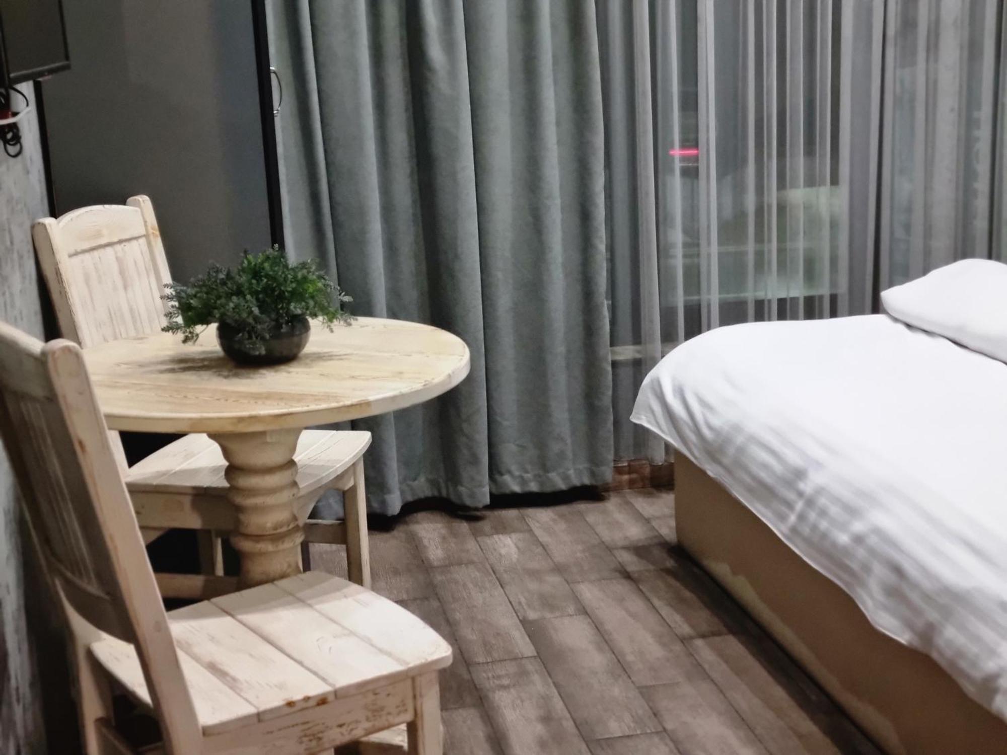 Day Inn Hotel Jerevan Eksteriør billede
