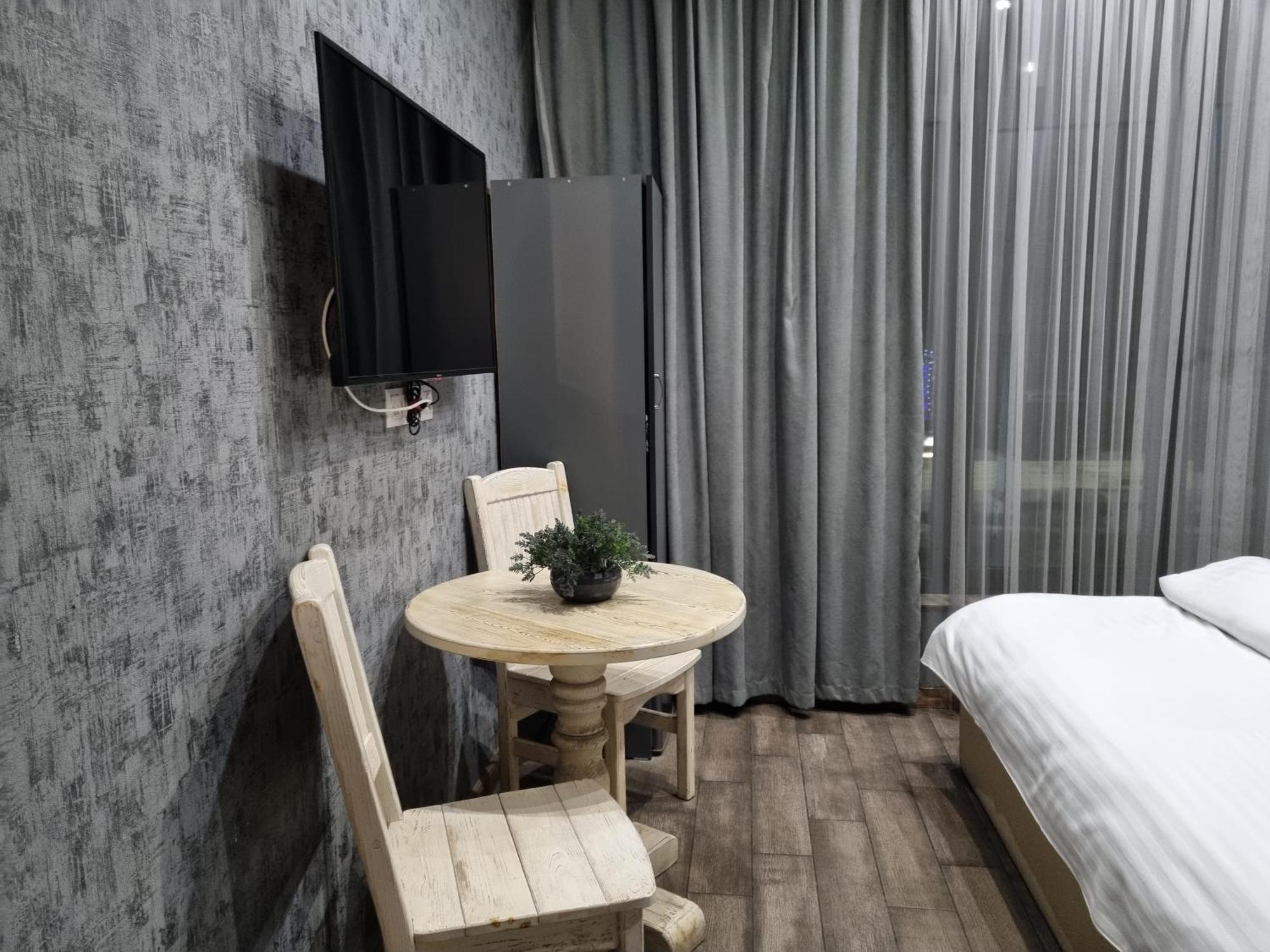 Day Inn Hotel Jerevan Eksteriør billede