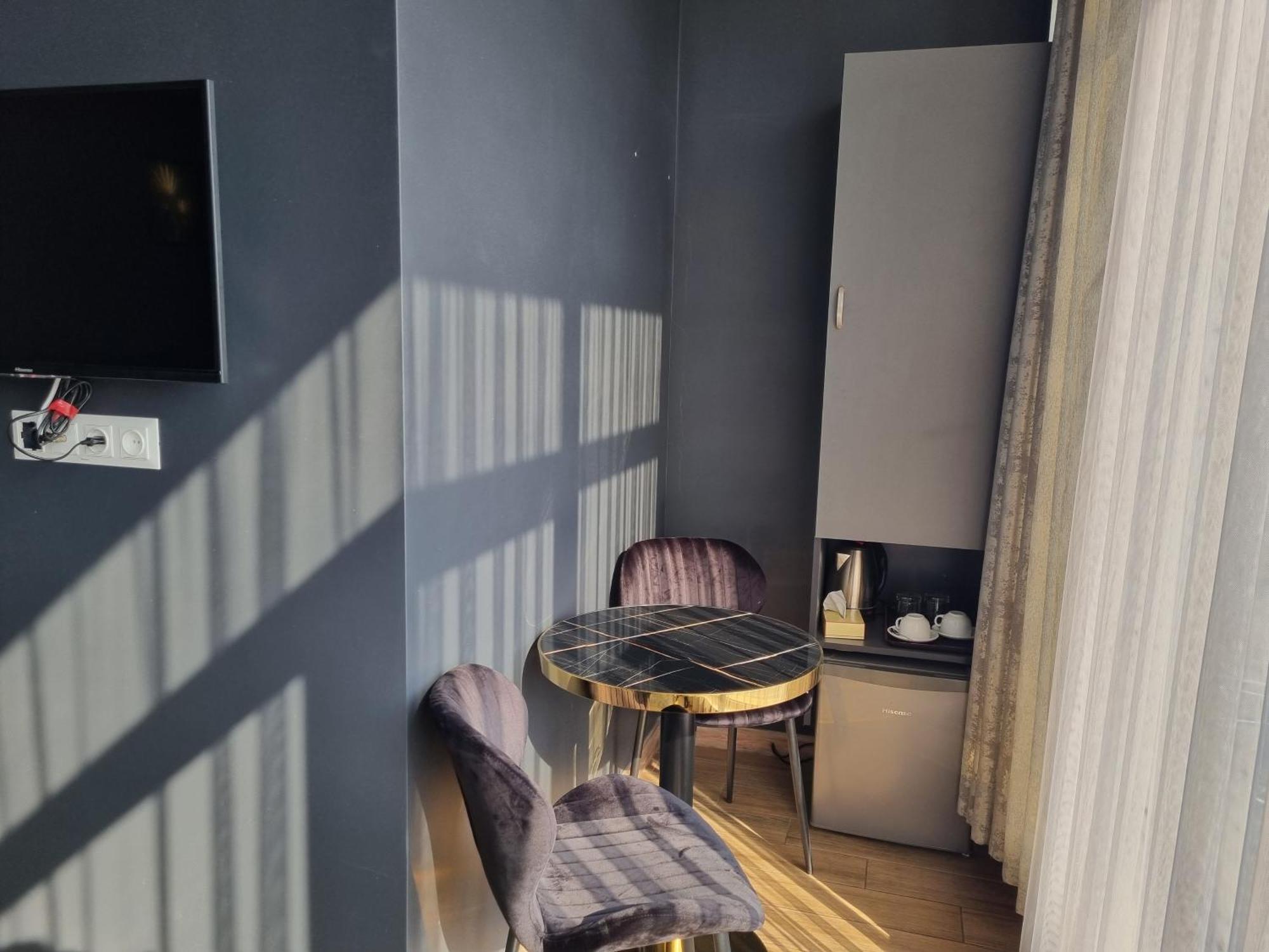 Day Inn Hotel Jerevan Eksteriør billede