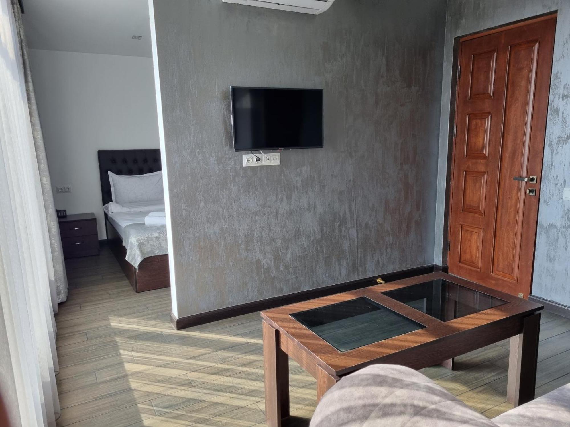 Day Inn Hotel Jerevan Eksteriør billede