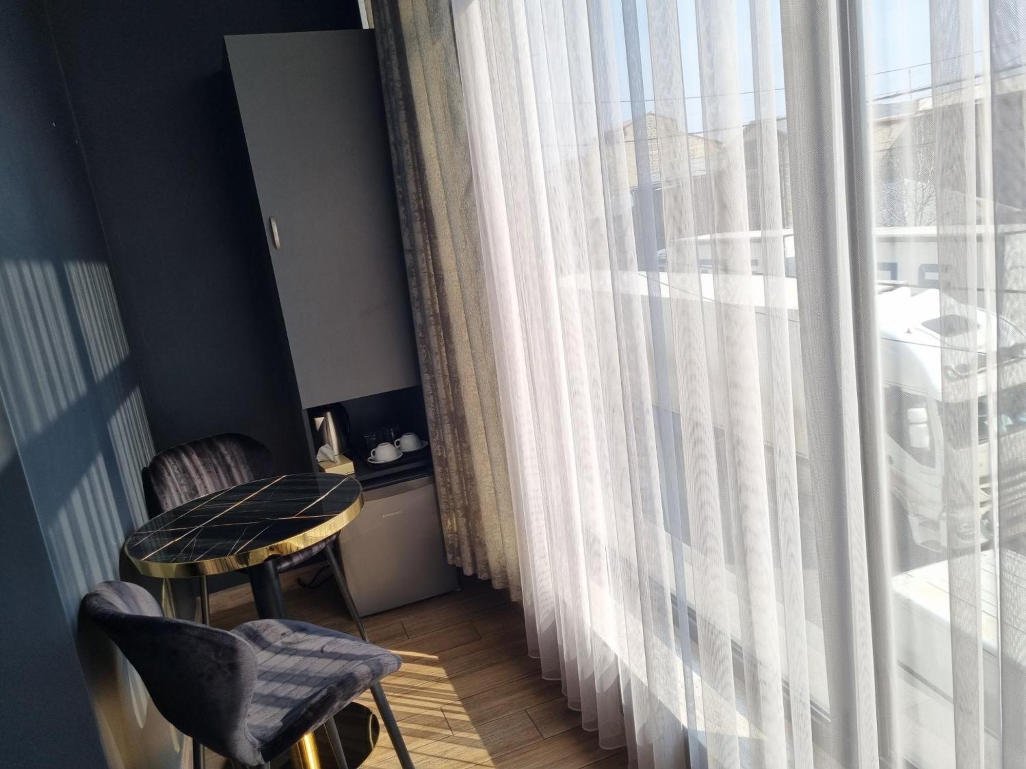 Day Inn Hotel Jerevan Eksteriør billede