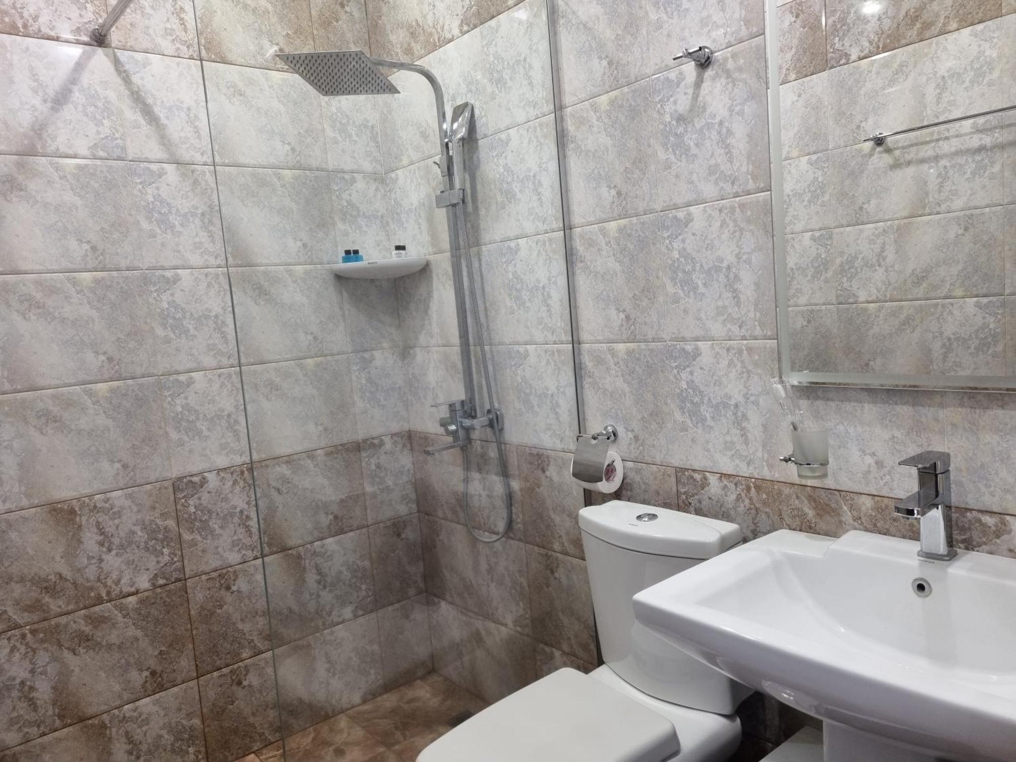 Day Inn Hotel Jerevan Eksteriør billede