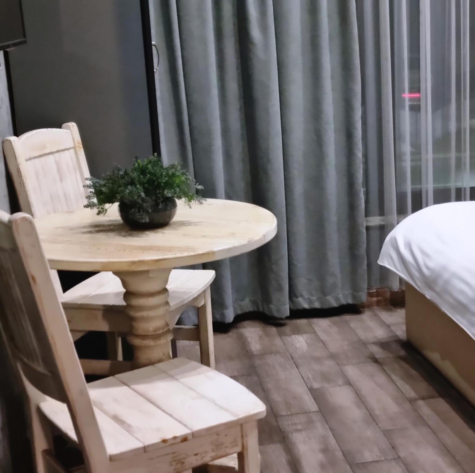 Day Inn Hotel Jerevan Eksteriør billede
