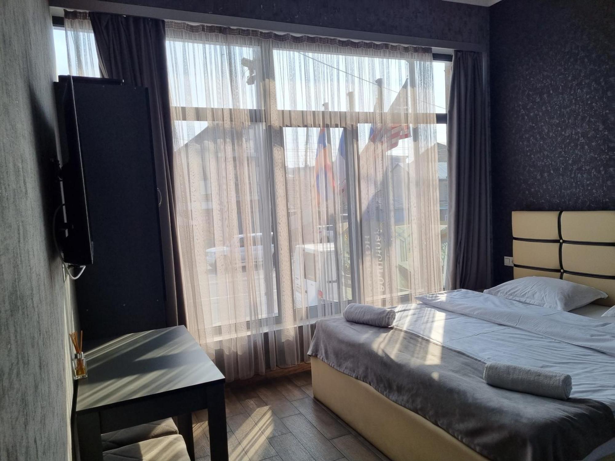 Day Inn Hotel Jerevan Eksteriør billede